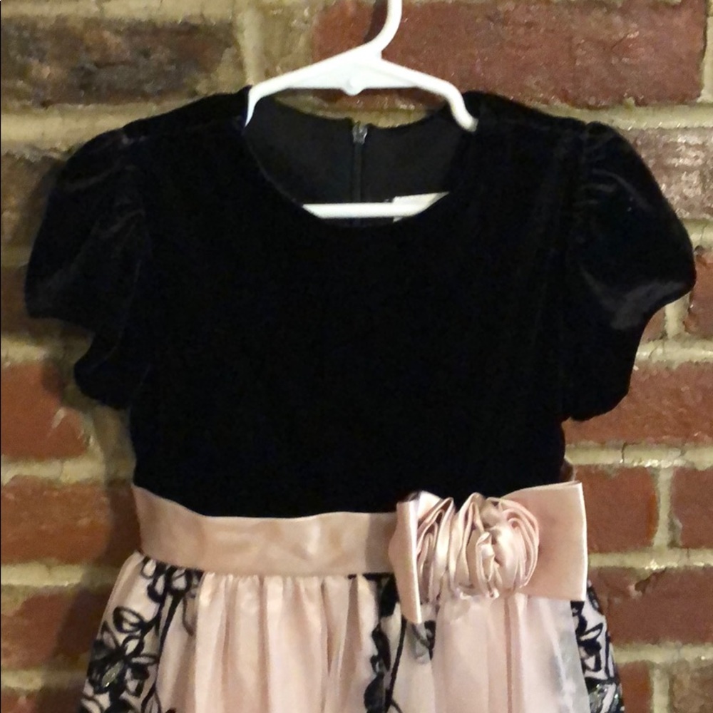 Dress - Picture 2 of 7